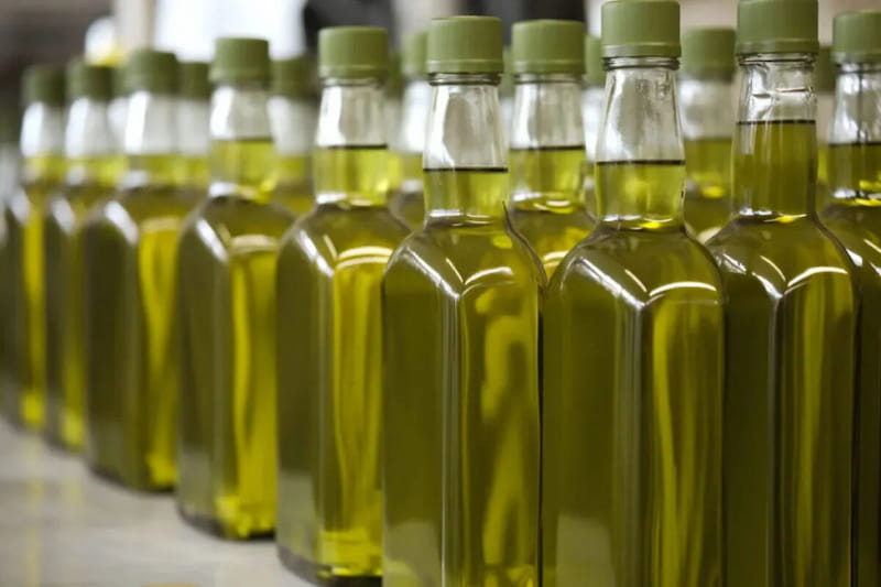 تصویر 3 از روغن زیتون با بو طلا سبز با طعم طبیعی و اصیل